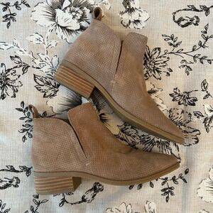 Dolce Vita Women’s Size 7 Tan Beige Booties
